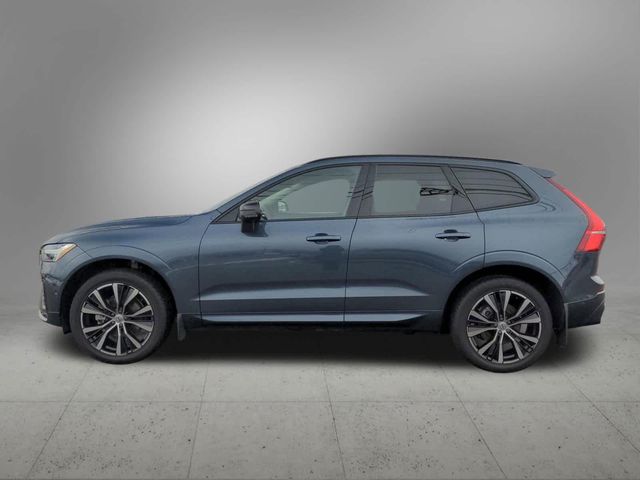 2024 Volvo XC60 Plus Dark Theme