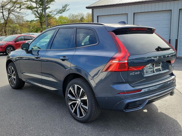 2024 Volvo XC60 Plus Dark Theme