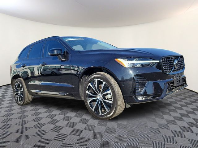 2024 Volvo XC60 Plus Dark Theme