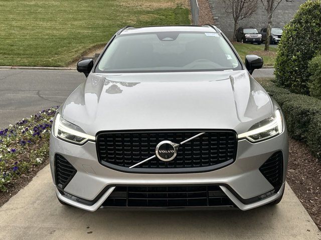 2024 Volvo XC60 Plus Dark Theme