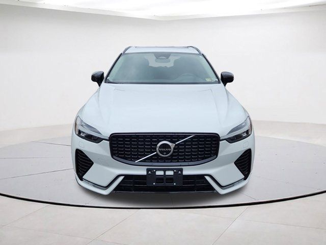 2024 Volvo XC60 Plus Dark Theme