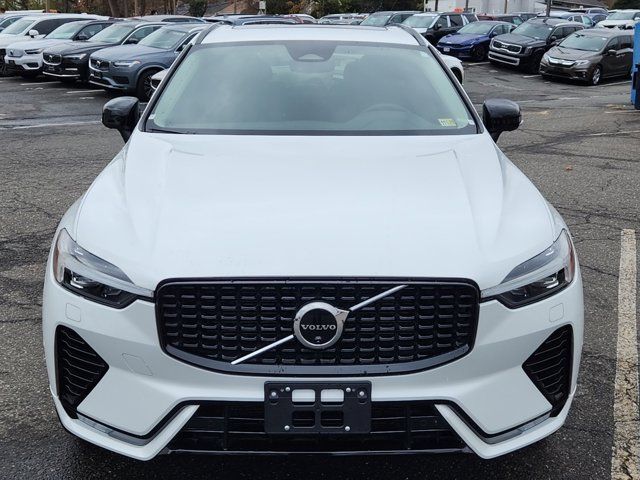 2024 Volvo XC60 Plus Dark Theme