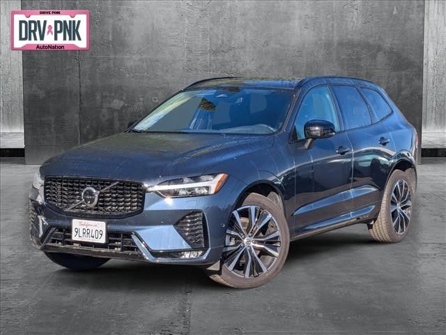 2024 Volvo XC60 Plus Dark Theme