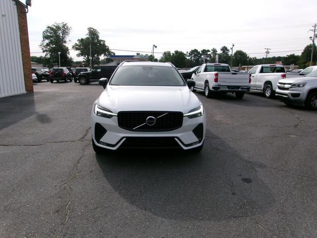 2024 Volvo XC60 Plus Dark Theme