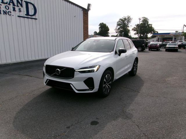 2024 Volvo XC60 Plus Dark Theme