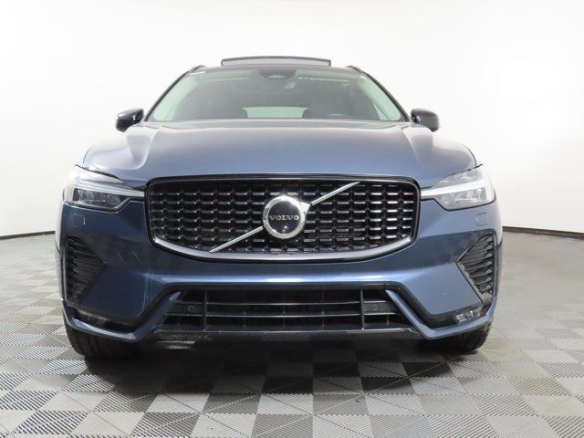 2024 Volvo XC60 Plus Dark Theme