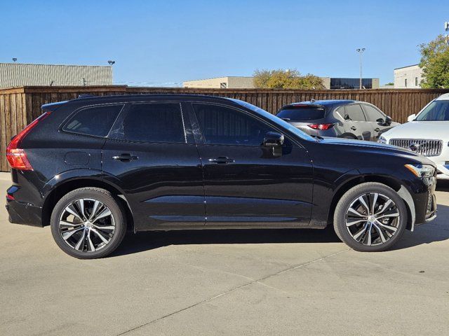 2024 Volvo XC60 Plus Dark Theme