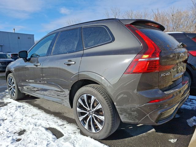 2024 Volvo XC60 Plus Dark Theme