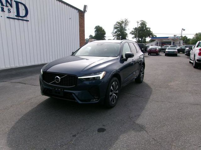 2024 Volvo XC60 Plus Dark Theme