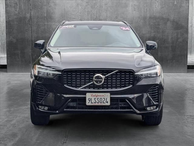 2024 Volvo XC60 Plus Dark Theme