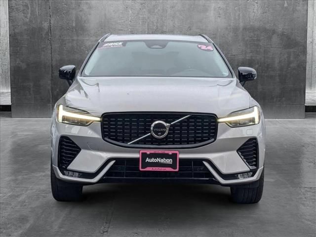 2024 Volvo XC60 Plus Dark Theme