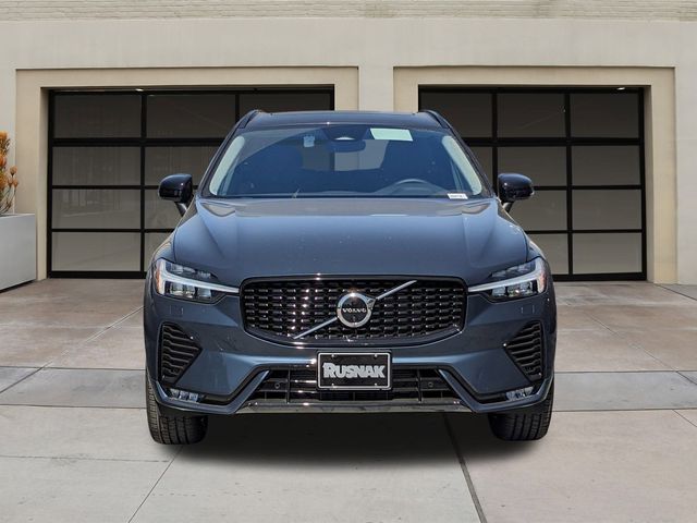 2024 Volvo XC60 Plus Dark Theme