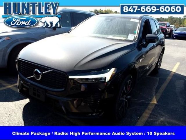 2024 Volvo XC60 Plus Dark Theme