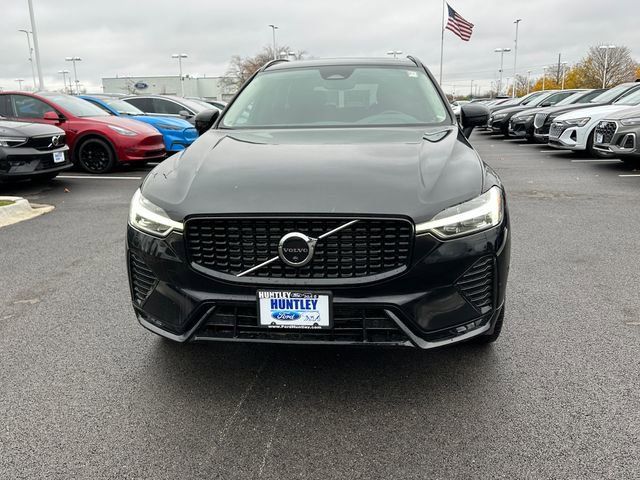 2024 Volvo XC60 Plus Dark Theme