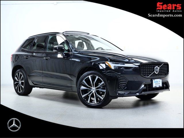 2024 Volvo XC60 Plus Dark Theme