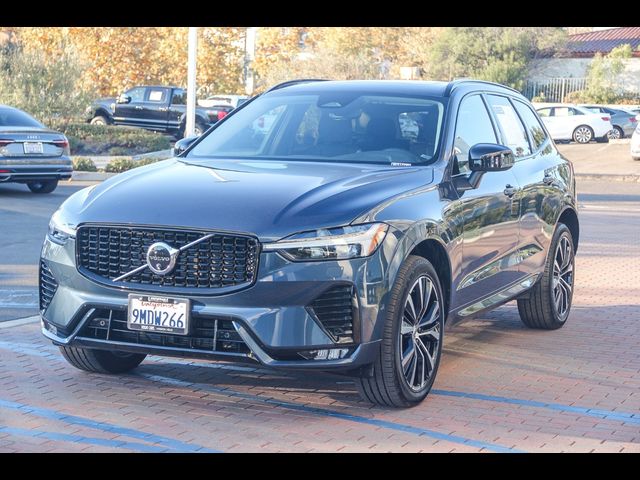 2024 Volvo XC60 Plus Dark Theme