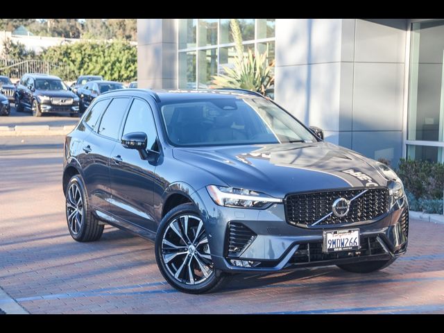 2024 Volvo XC60 Plus Dark Theme