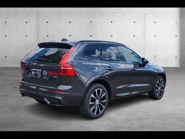 2024 Volvo XC60 Plus Dark Theme