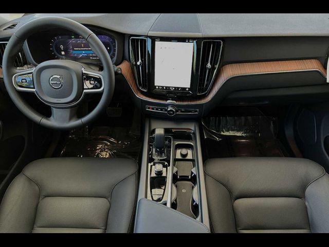 2024 Volvo XC60 Plus Dark Theme