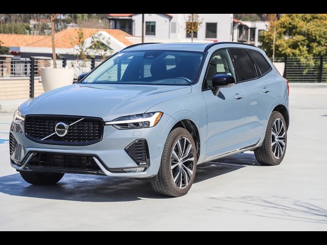 2024 Volvo XC60 Plus Dark Theme