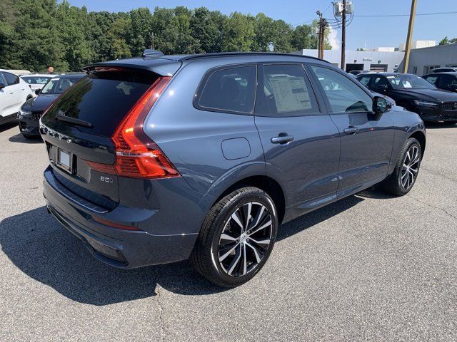 2024 Volvo XC60 Plus Dark Theme