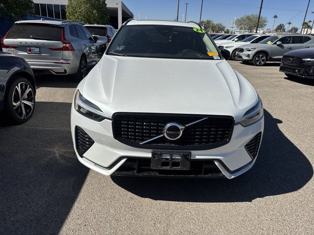 2024 Volvo XC60 Plus Dark Theme