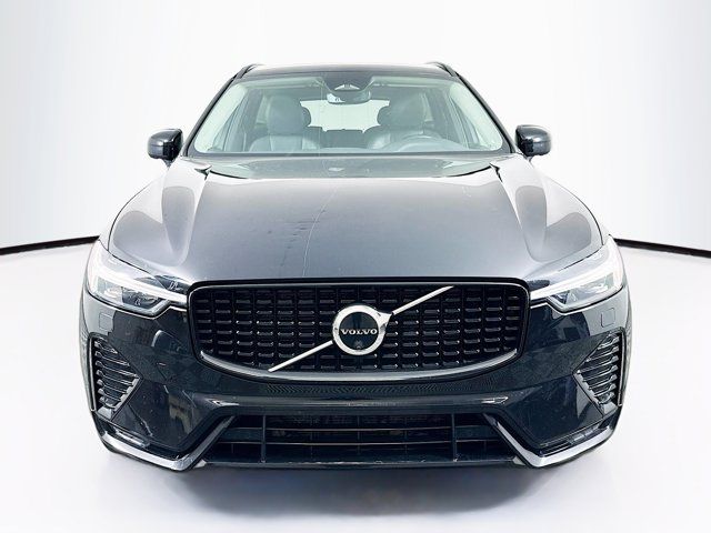 2024 Volvo XC60 Plus Dark Theme