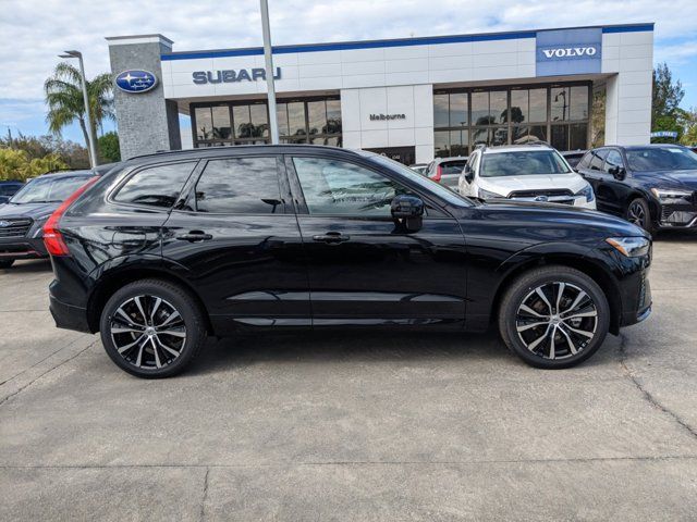 2024 Volvo XC60 Plus Dark Theme