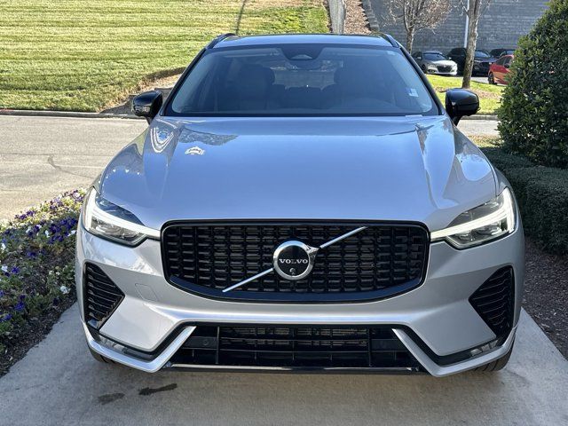 2024 Volvo XC60 Plus Dark Theme