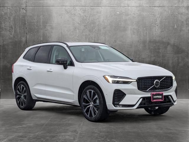 2024 Volvo XC60 Plus Dark Theme