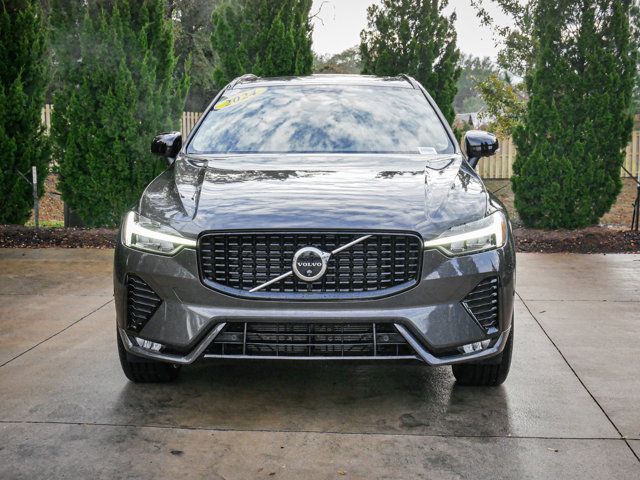 2024 Volvo XC60 Plus Dark Theme