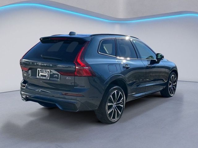 2024 Volvo XC60 Plus Dark Theme