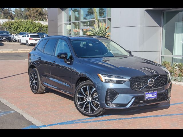 2024 Volvo XC60 Plus Dark Theme