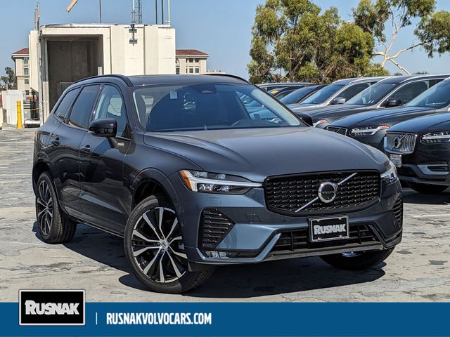 2024 Volvo XC60 Plus Dark Theme