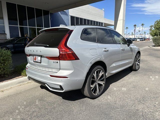 2024 Volvo XC60 Ultimate Dark Theme