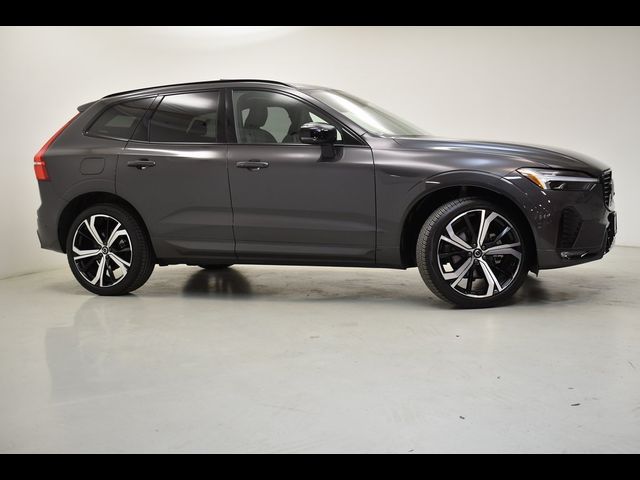 2024 Volvo XC60 Ultimate Dark Theme