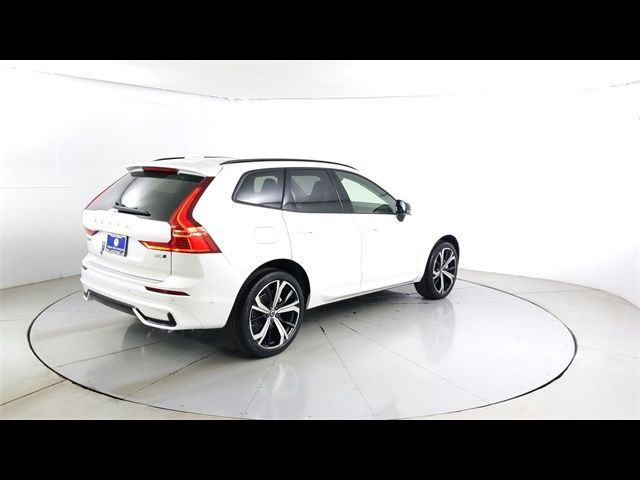 2024 Volvo XC60 Ultimate Dark Theme