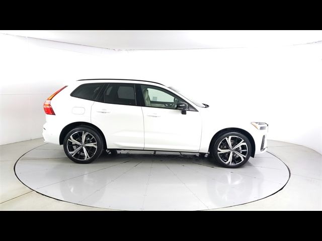 2024 Volvo XC60 Ultimate Dark Theme