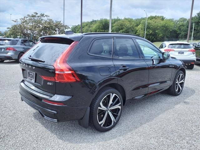 2024 Volvo XC60 Ultimate Dark Theme