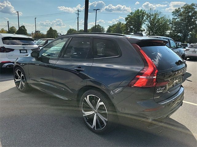 2024 Volvo XC60 Ultimate Dark Theme