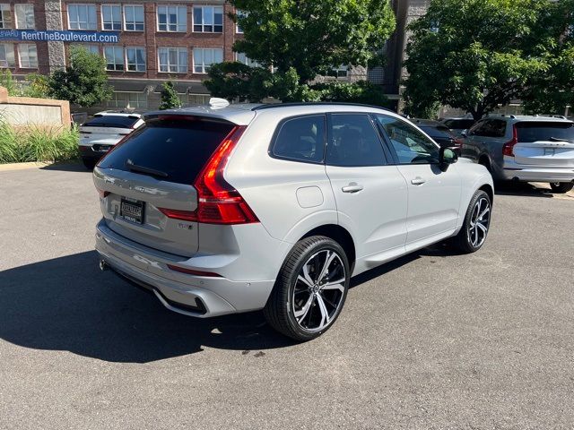 2024 Volvo XC60 Ultimate Dark Theme