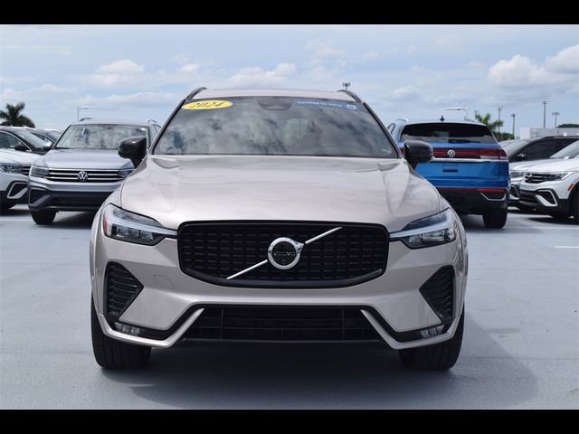 2024 Volvo XC60 Ultimate Dark Theme