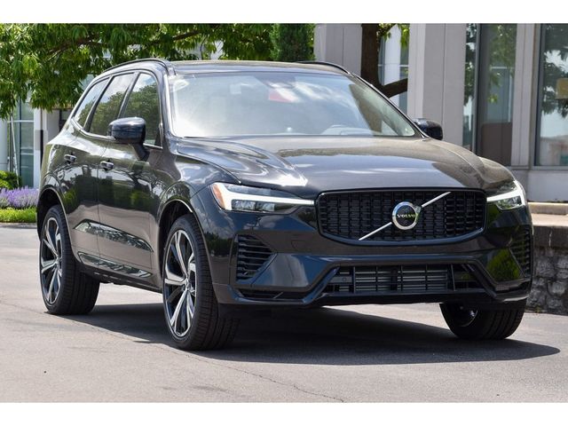 2024 Volvo XC60 Recharge Plug-In Hybrid Ultimate Dark Theme