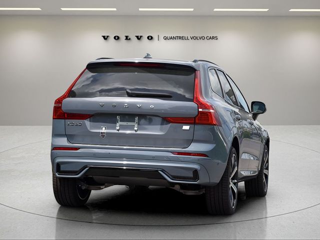 2024 Volvo XC60 Recharge Plug-In Hybrid Ultimate Dark Theme