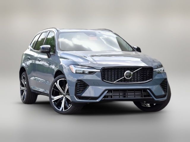 2024 Volvo XC60 Recharge Plug-In Hybrid Ultimate Dark Theme