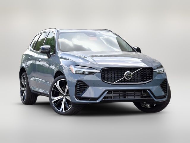 2024 Volvo XC60 Recharge Plug-In Hybrid Ultimate Dark Theme