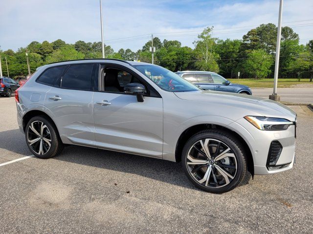 2024 Volvo XC60 Ultimate Dark Theme