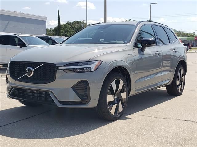 2024 Volvo XC60 Recharge Plug-In Hybrid Plus Dark Theme