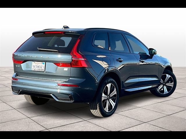 2024 Volvo XC60 Recharge Plug-In Hybrid Core Dark Theme