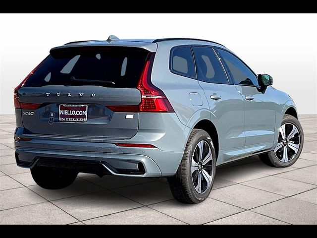 2024 Volvo XC60 Recharge Plug-In Hybrid Core Dark Theme